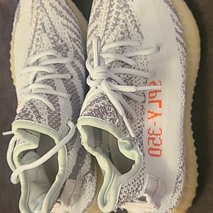 Yeezy Boost 350 v2